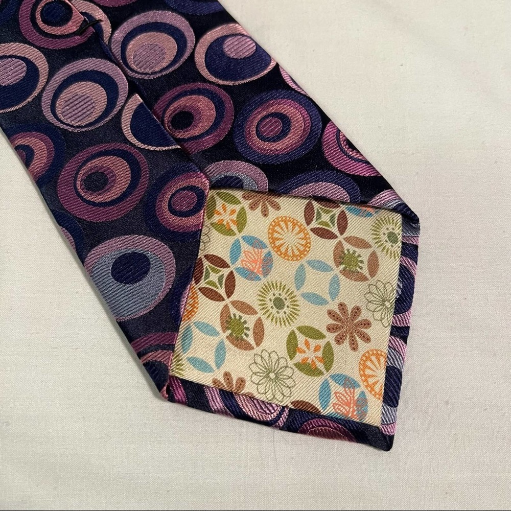 Ted Baker London Purple Circle Pattern 100% Imported Silk Tie - Picture 2 of 5